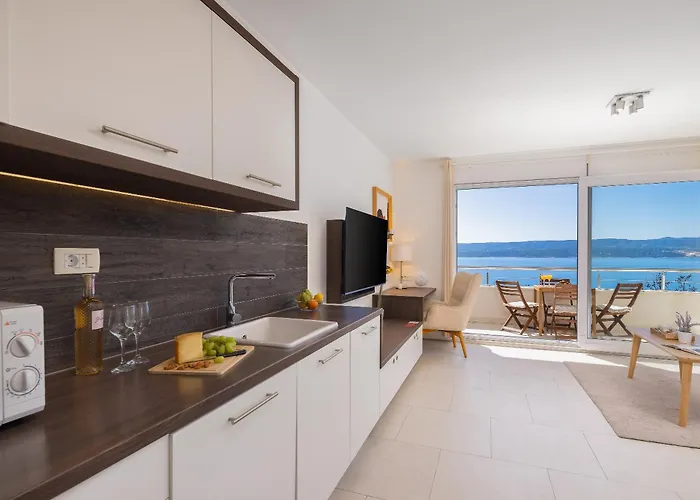 Jolara With Heated Pool Apartman Mimice