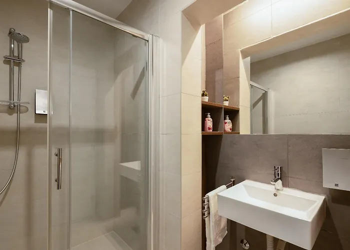 Jolara With Heated Pool Apartman Mimice